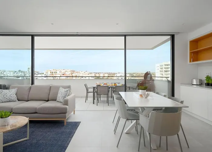 Luxury 2 Bedrooms Near Beach And Old Town