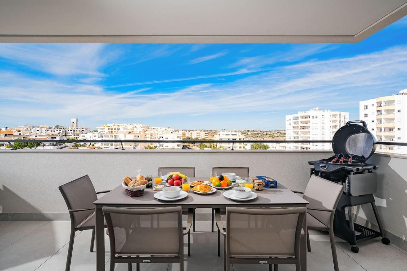 Apartment Luxury 2 Bedrooms Near And Old Town *